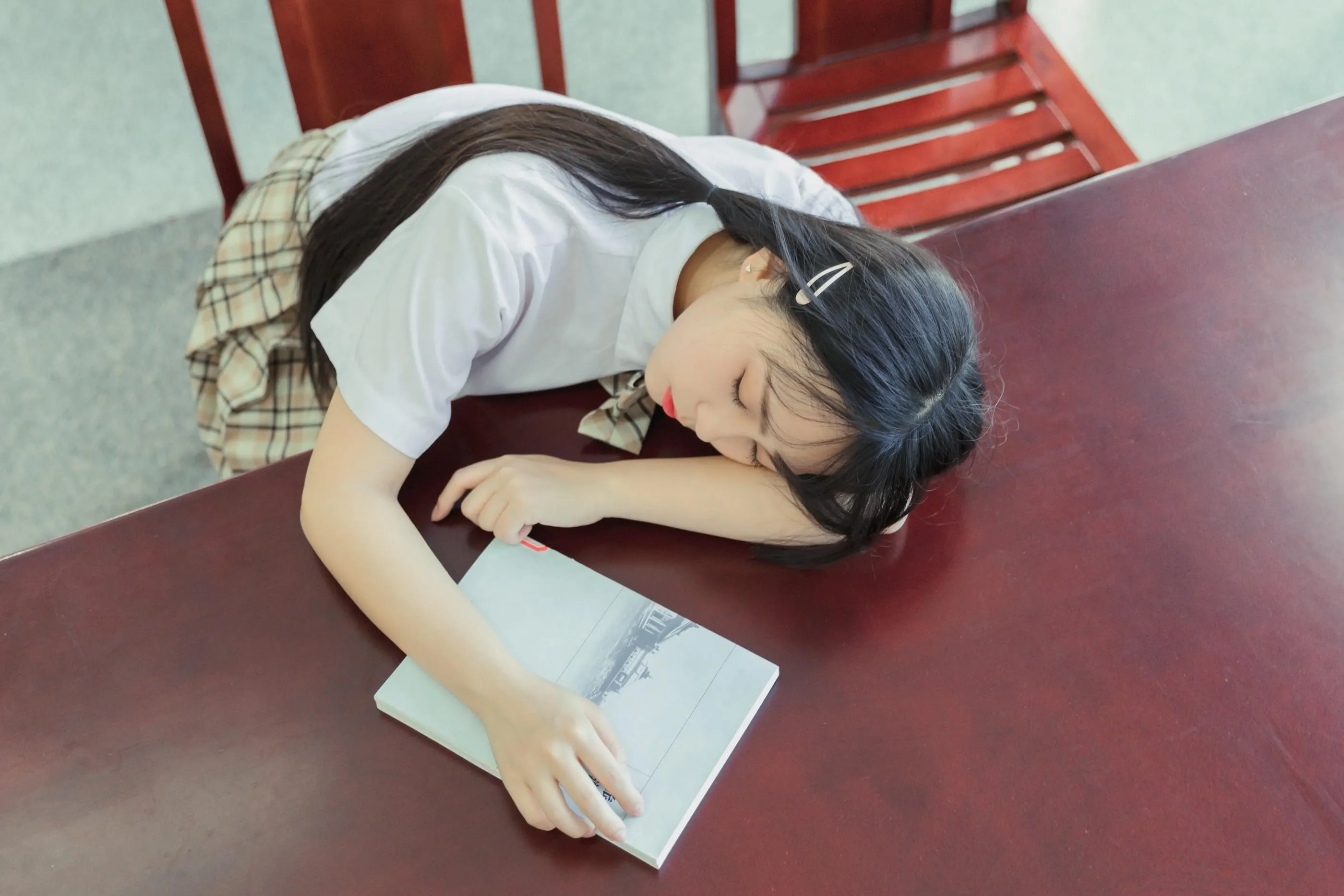 [YITUYU艺图语]2022.08.11 毕业季 阡墨红尘 [31P]插图5